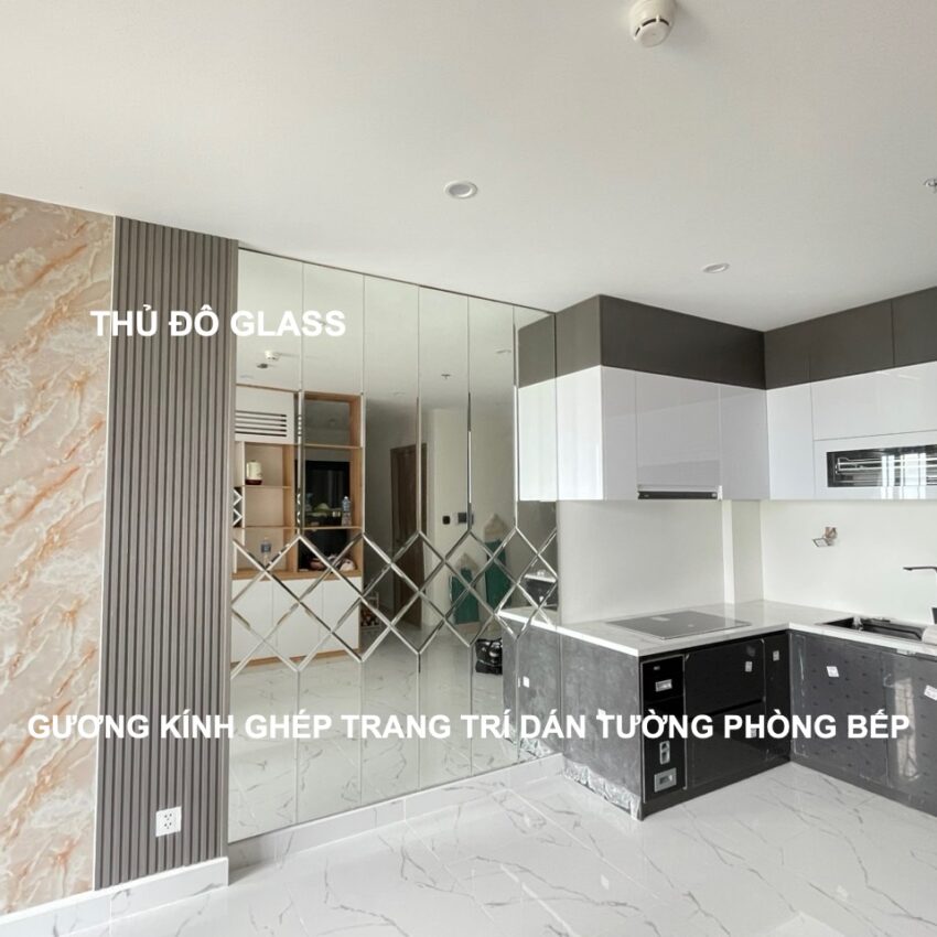 Gương kính ghép trang trí dán tường phòng bếp tại Hà Nội